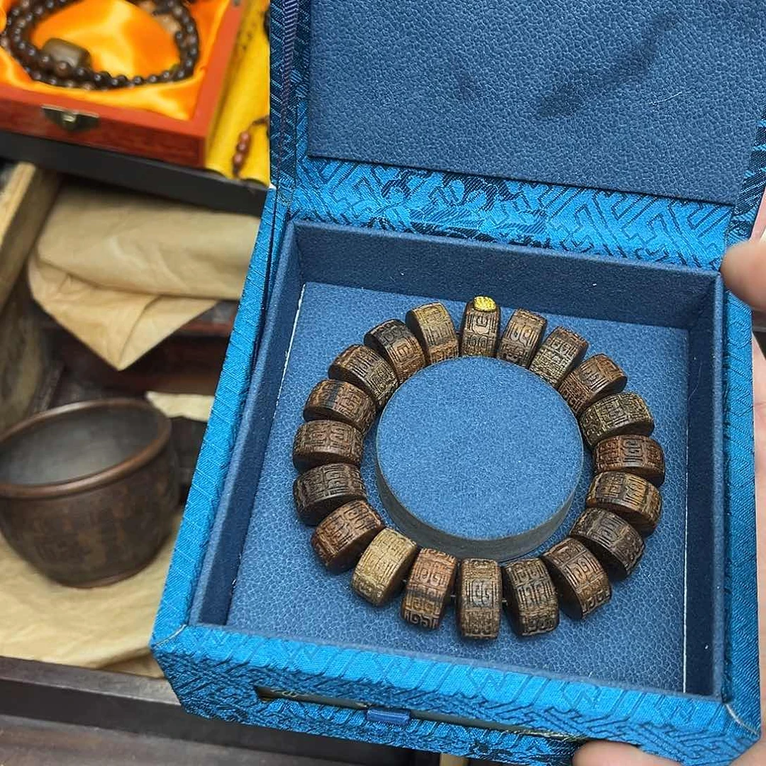 大叶紫檀（黑酸枝木类）