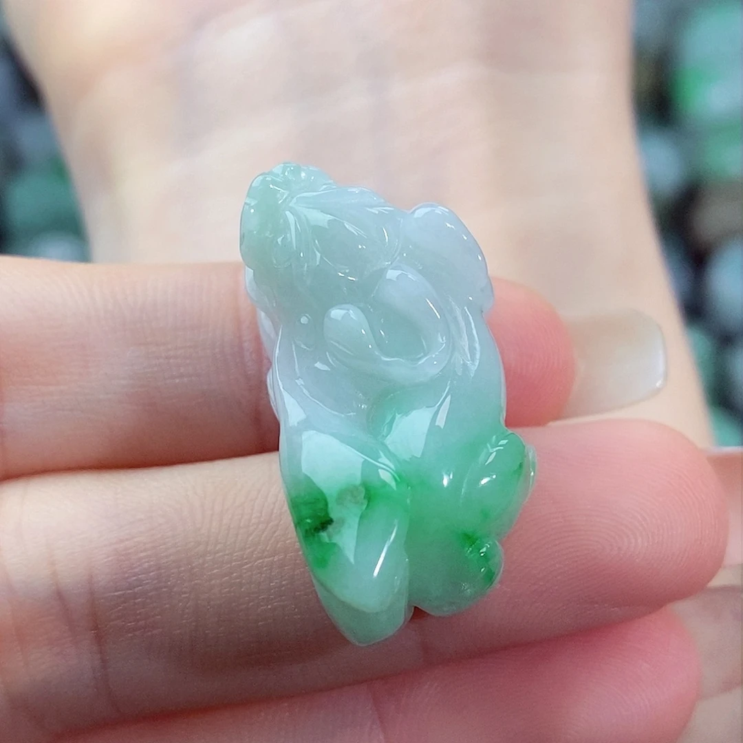 颈饰未镶嵌翡翠天然