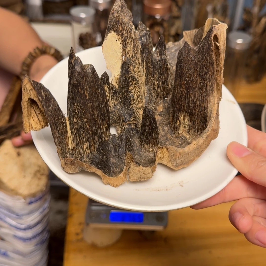 沉香碎屑沉香和**居海南树心油野生国香30克