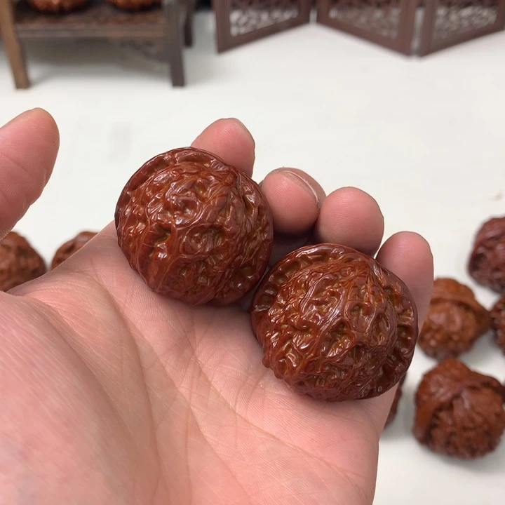 文玩核桃把件站****人白狮子6