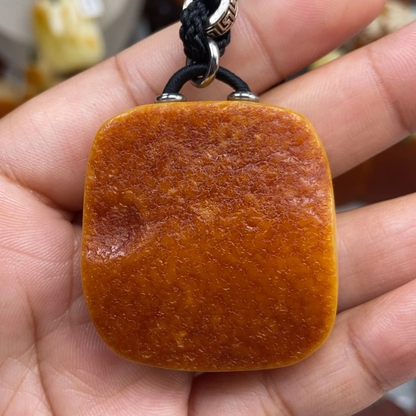 【闪购商品】琥珀颈饰未镶嵌