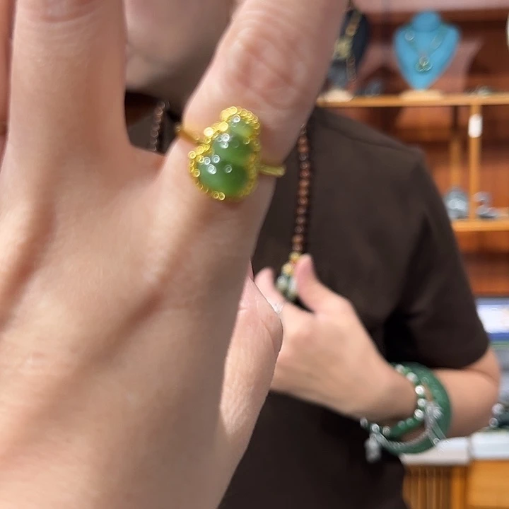 颈饰未镶嵌和田玉（糖玉）