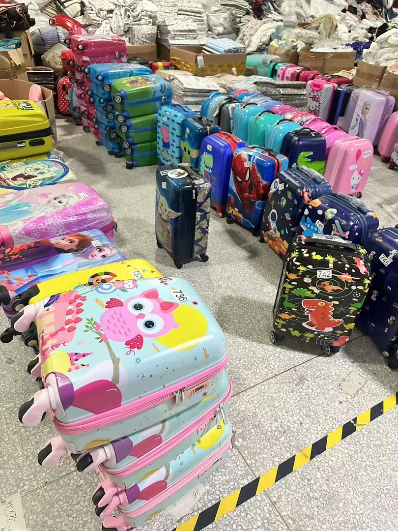 《厚广家》3楼杂款瑕疵小孩玩具箱编号203-210号不挑色不挑款发一个