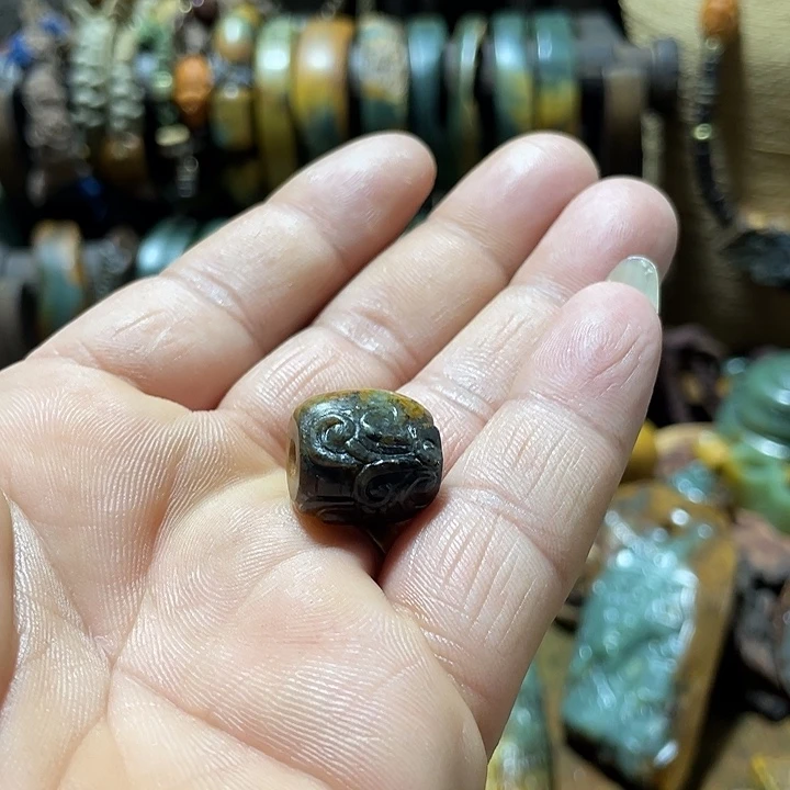 岫岩河磨玉（透闪石质玉）未镶嵌挂件敦*