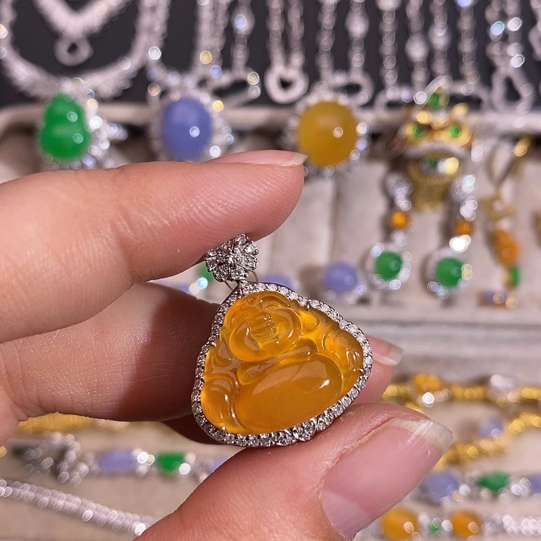 翡翠18K金镶嵌颈饰