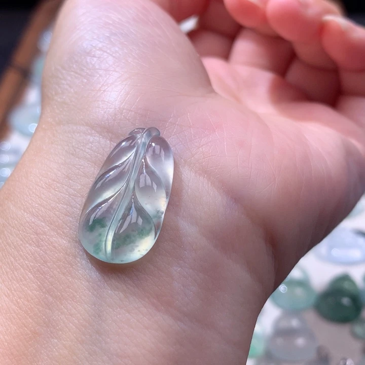 颈饰未镶嵌翡翠高冰飘花叶子