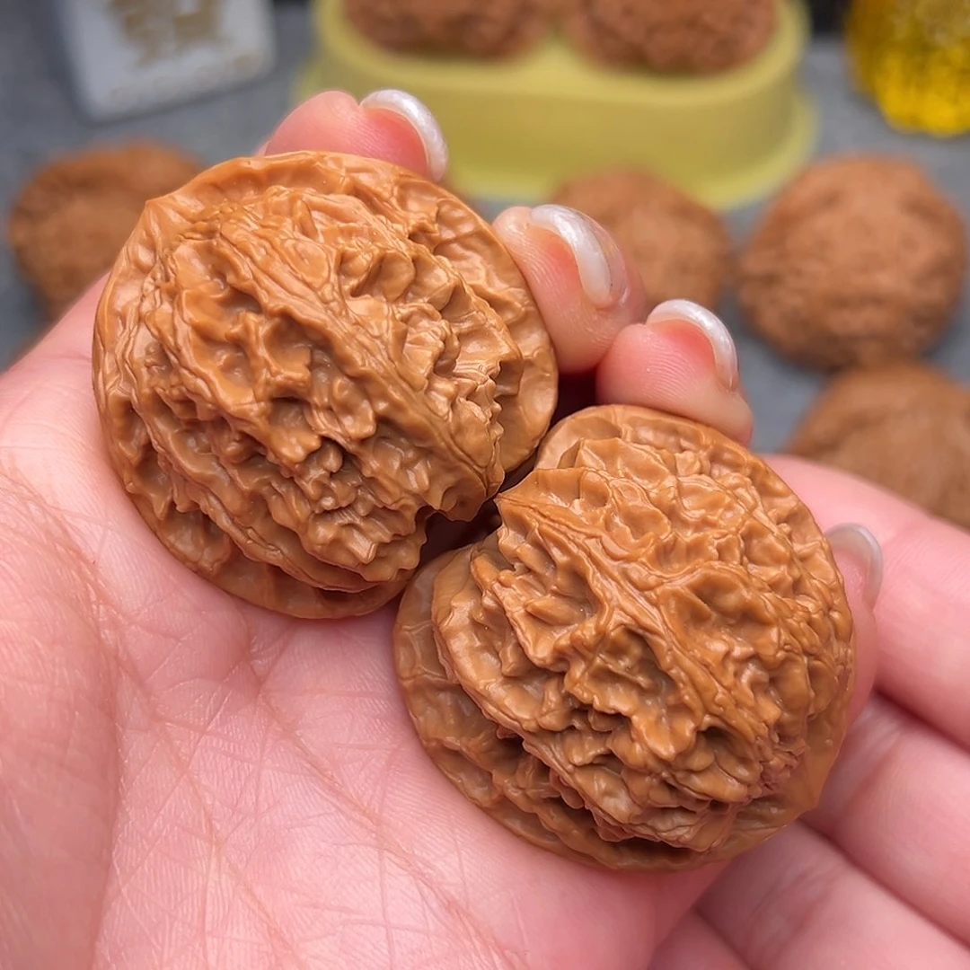 把件文玩核桃红皮山地苹果40