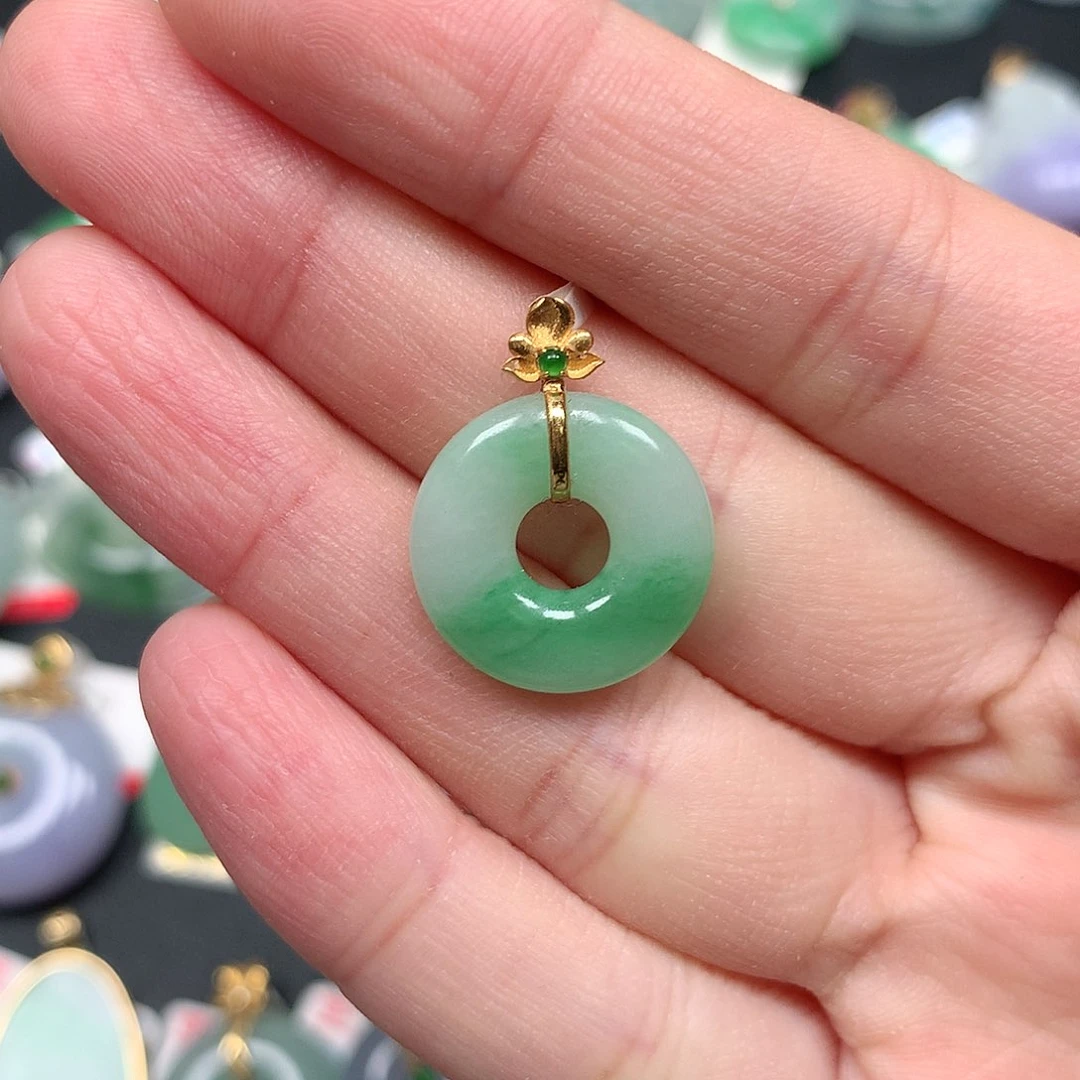 颈饰18K金镶嵌翡翠翡翠吊坠