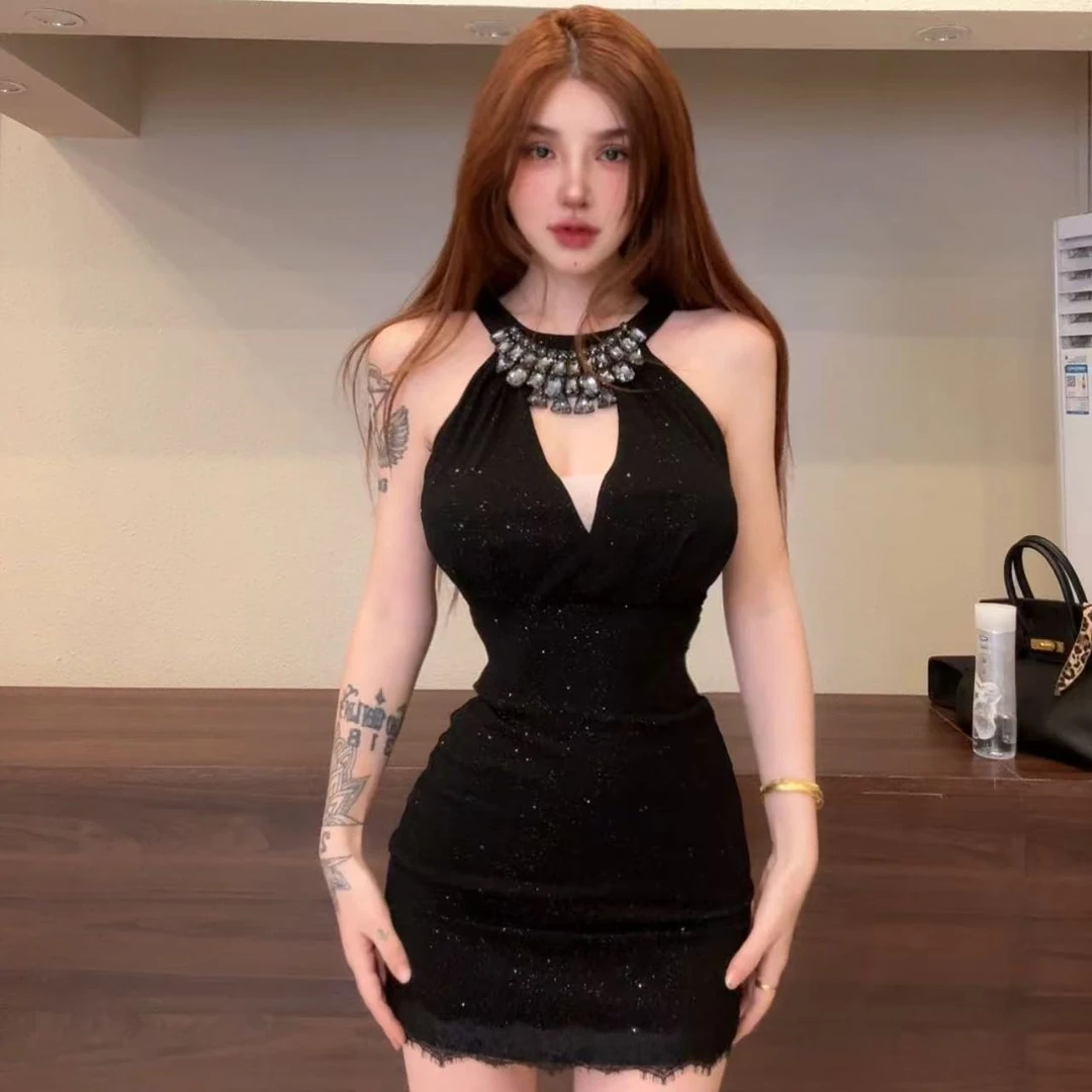 龙怼怼推荐【泰女主】显瘦气质包臀裙无袖辣妹时尚性感夏季修身挂脖