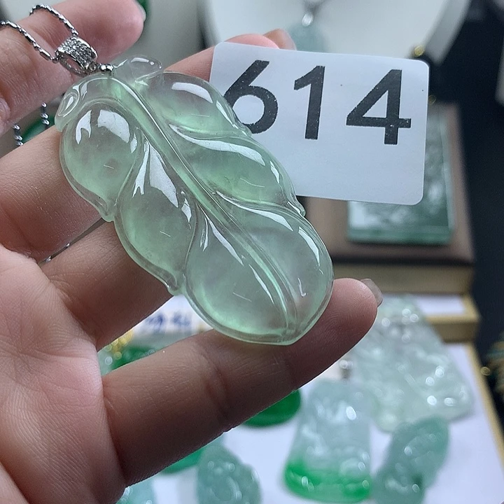 吊坠(赠链)未镶嵌翡翠