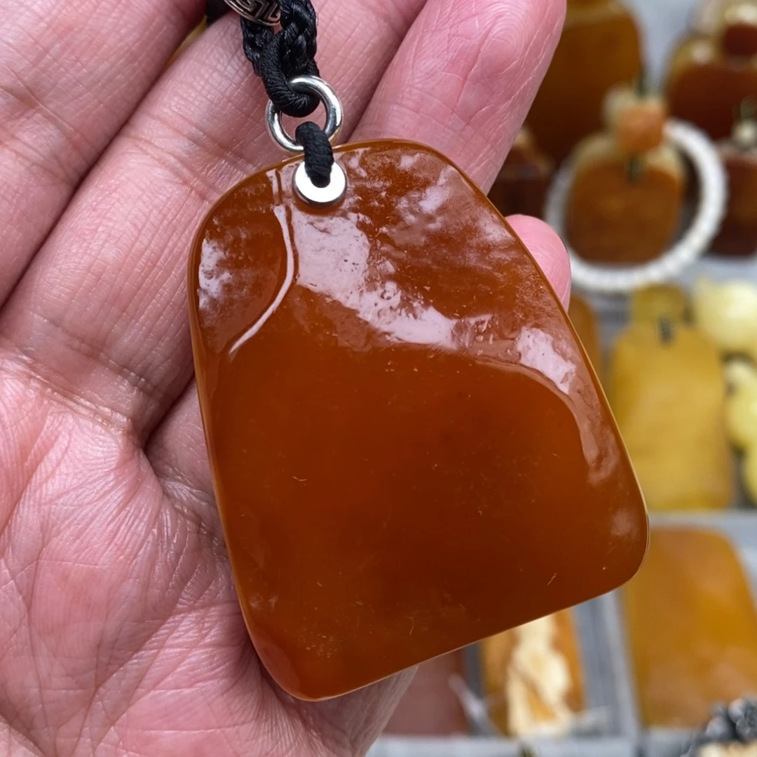 未镶嵌琥珀珠宝奇石
