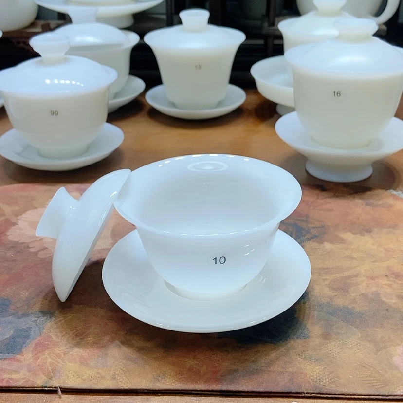 【闪购商品】我想去买东西的路上我的眼泪不敢