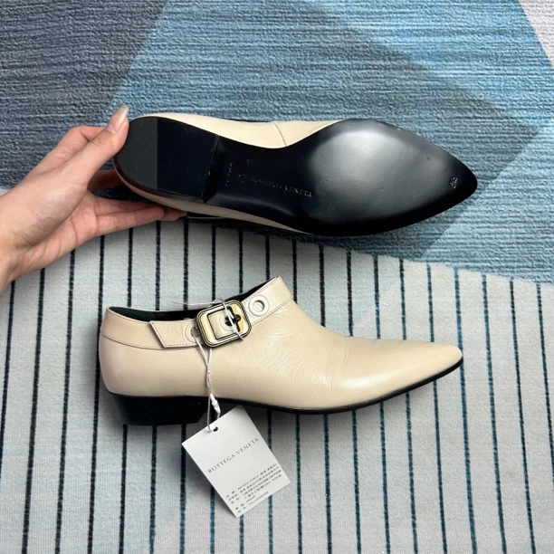 未使用 BOTTEGA VENETA/葆蝶家 BV白色切尔西鞋三七码