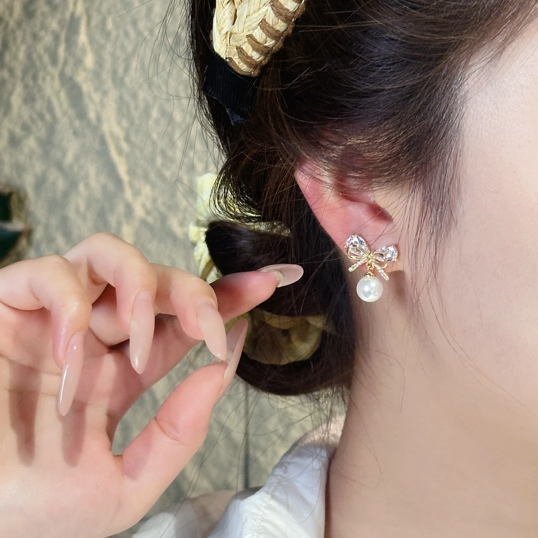 合金仿珍珠耳饰 耳环2025新款爆款高级感耳钉首饰女款蝴蝶飞舞