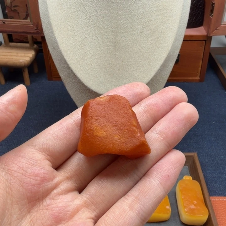 蜜蜡未镶嵌吊坠(赠链)