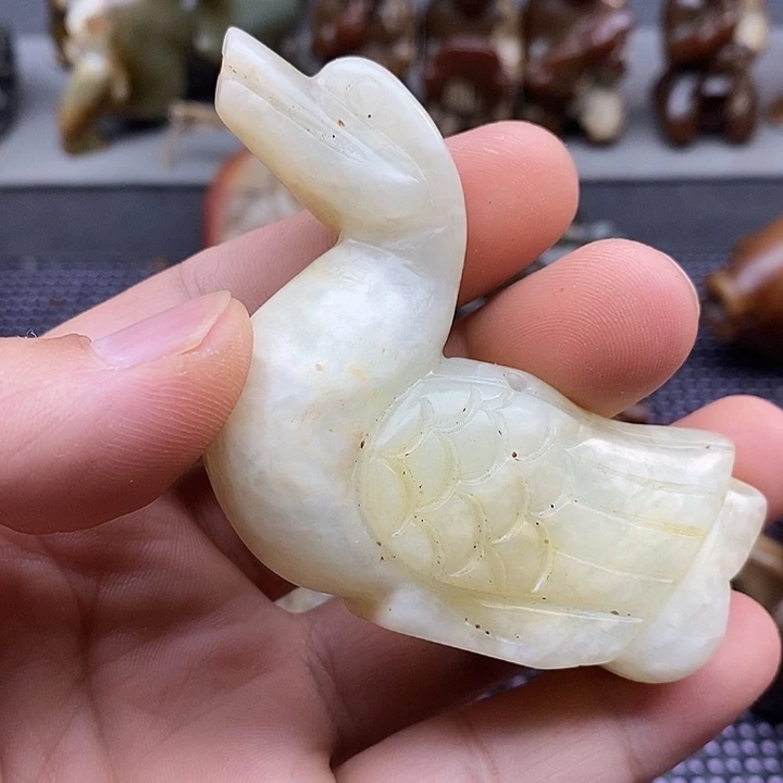 未镶嵌蛇纹石玉颈饰