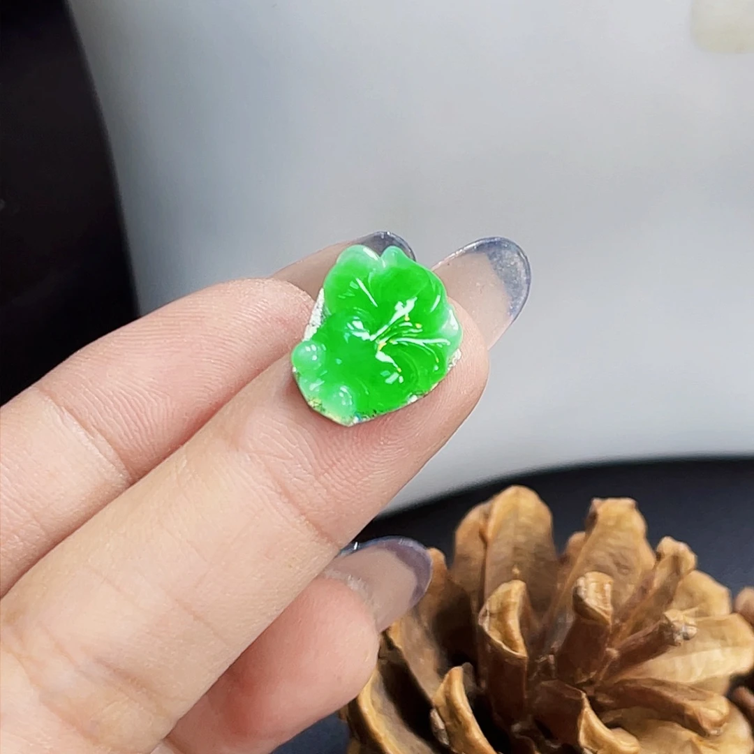 裸石翡翠XX0003满色阳绿年年有余