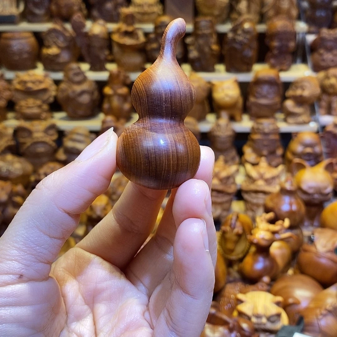 文***刀木崖柏木雕小葫芦