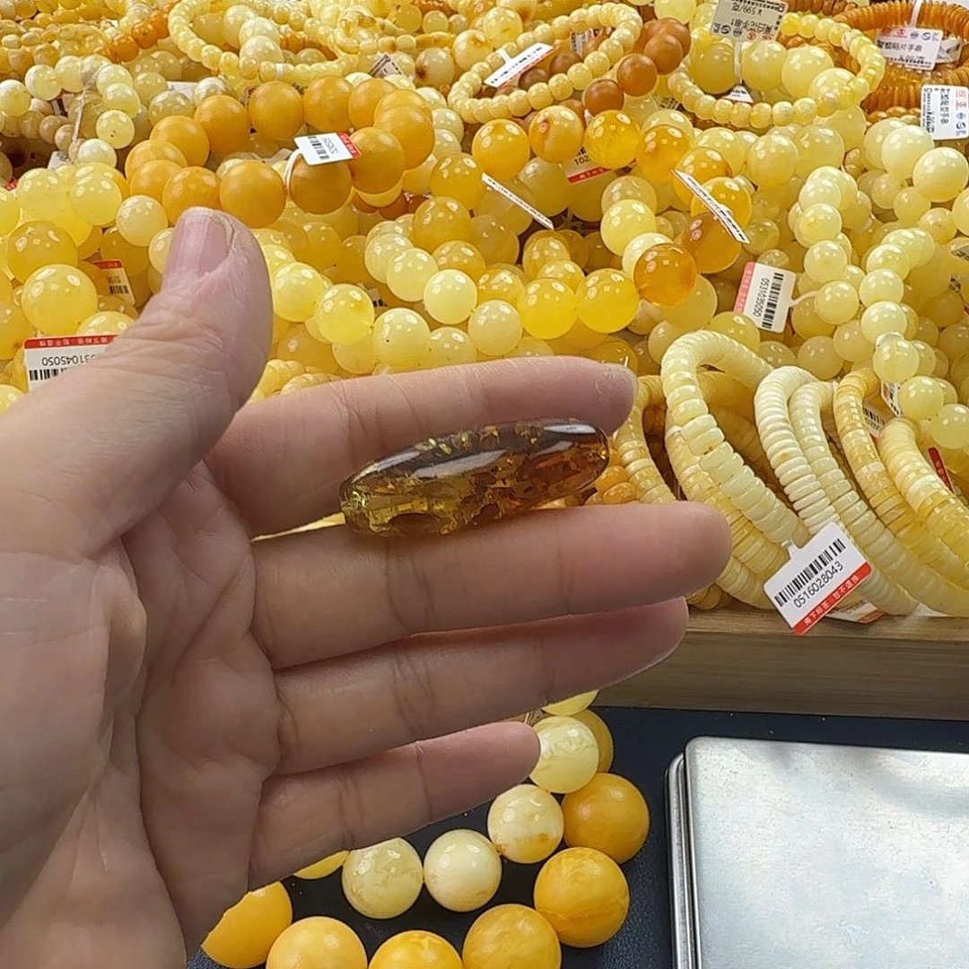 未镶嵌琥珀珠宝奇石