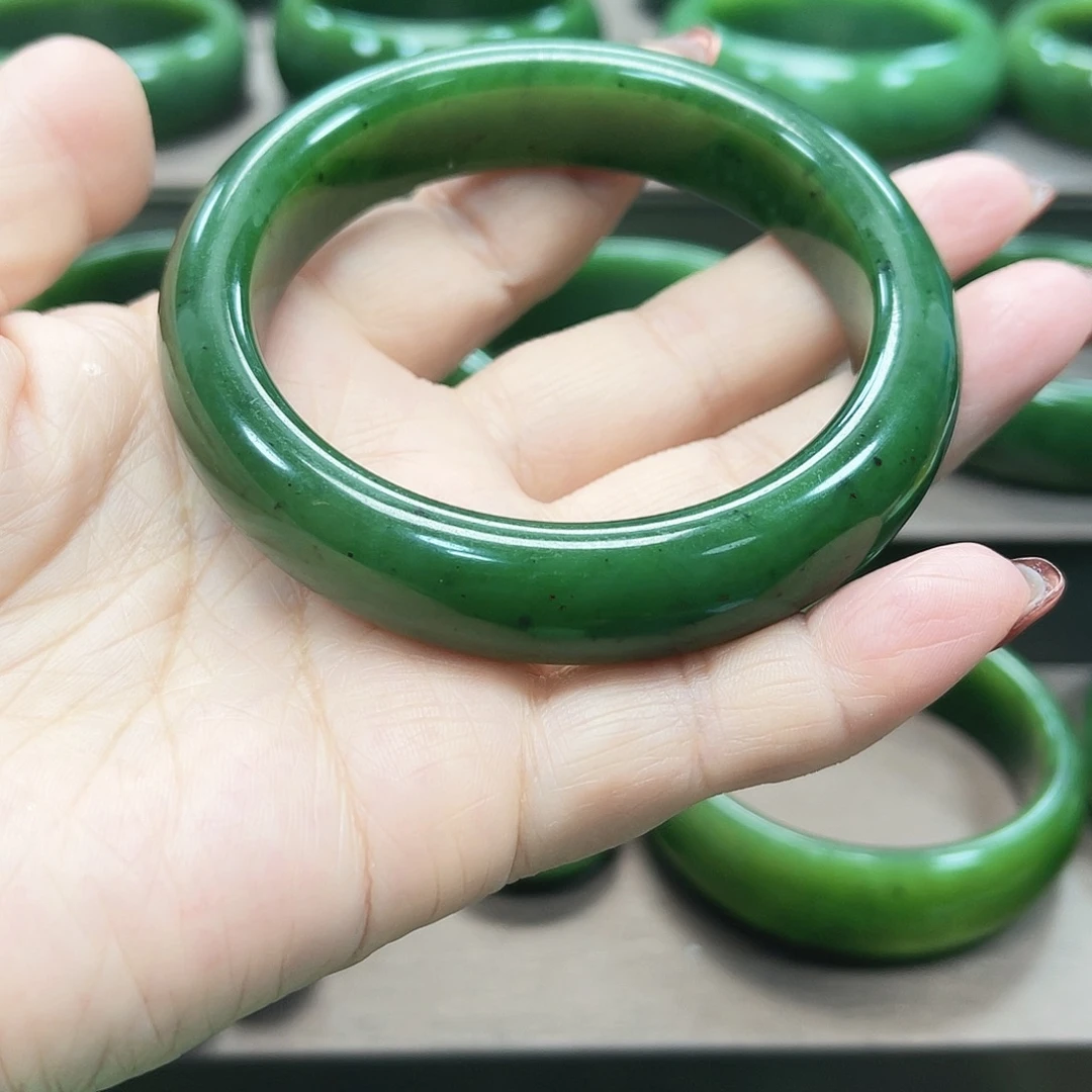 和田玉（碧玉）未镶嵌手镯
