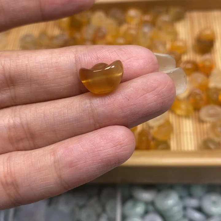 燕***燕玛瑙/玉髓未镶嵌颈饰
