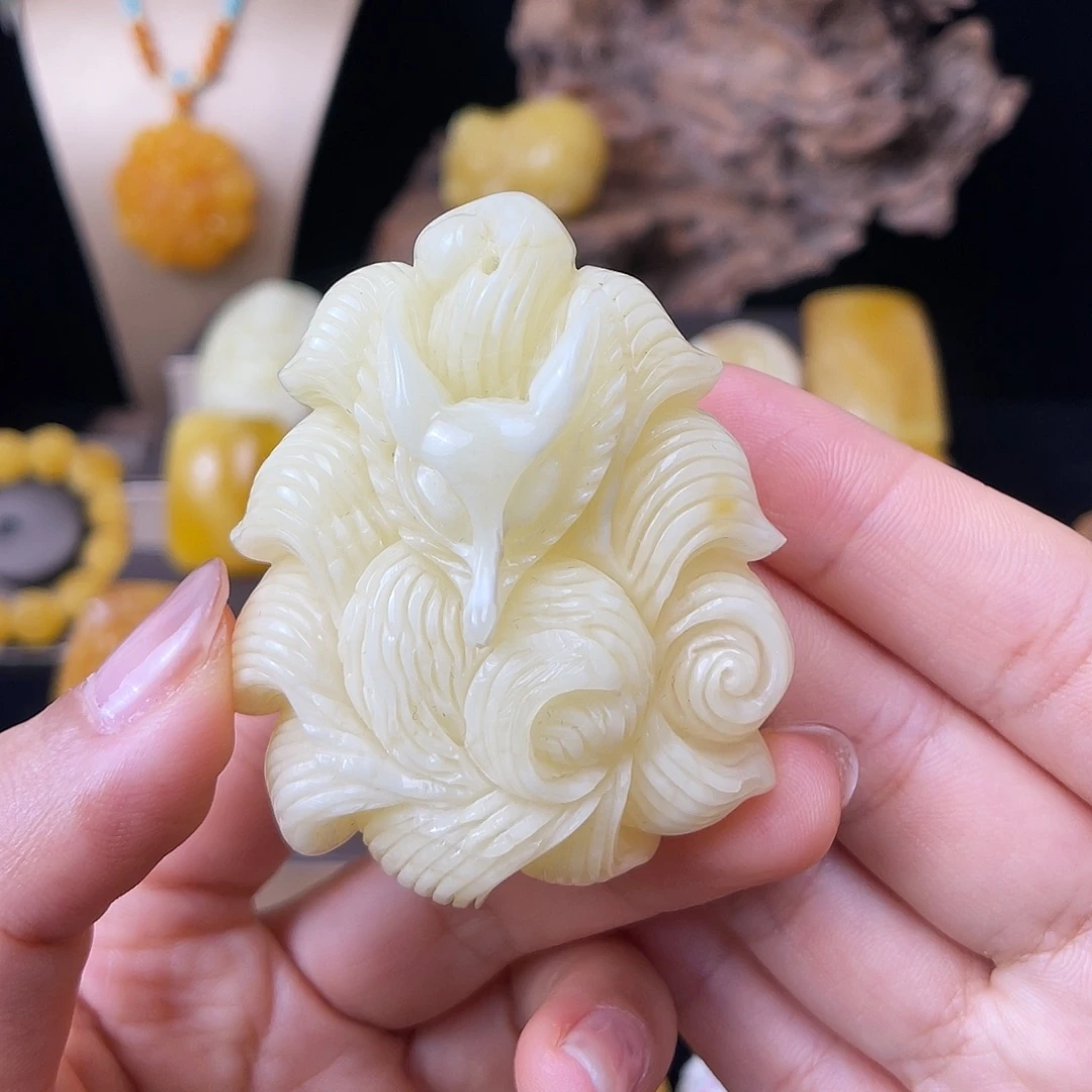 琥珀未镶嵌珠宝奇石