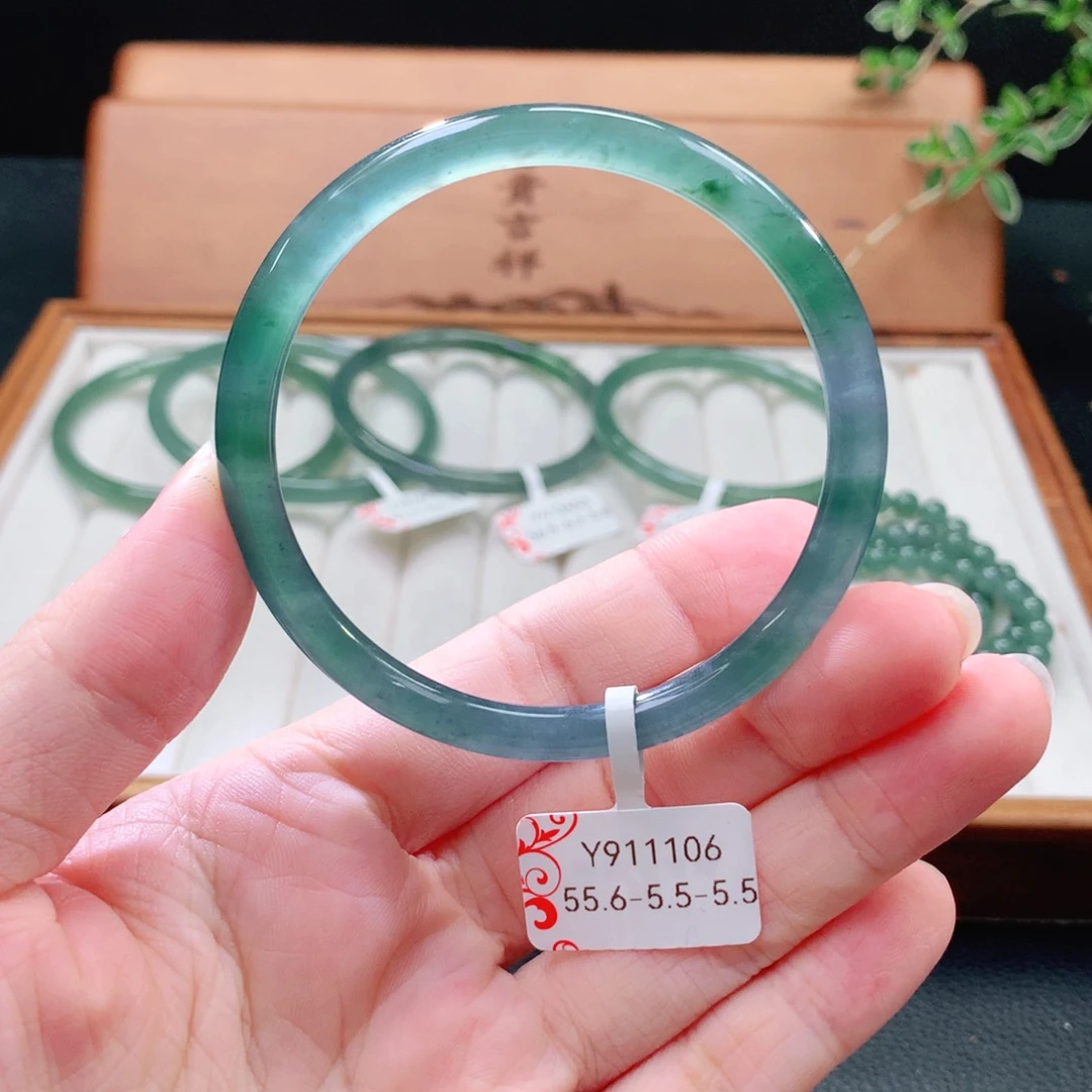 翡翠手镯（圆镯）未镶嵌