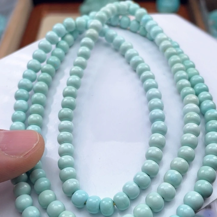 绿松石颈饰未镶嵌