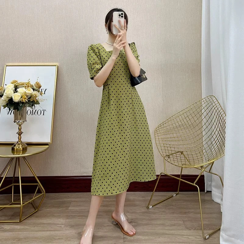复古浪漫波点拼接方领喇叭袖高腰连衣裙