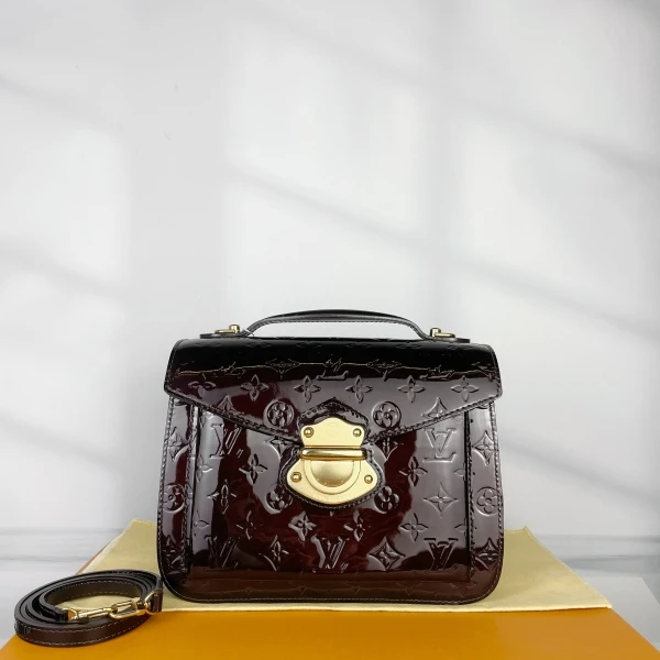 妃鱼/路易威登/95新/包包/市场价13500/250121XZ0037