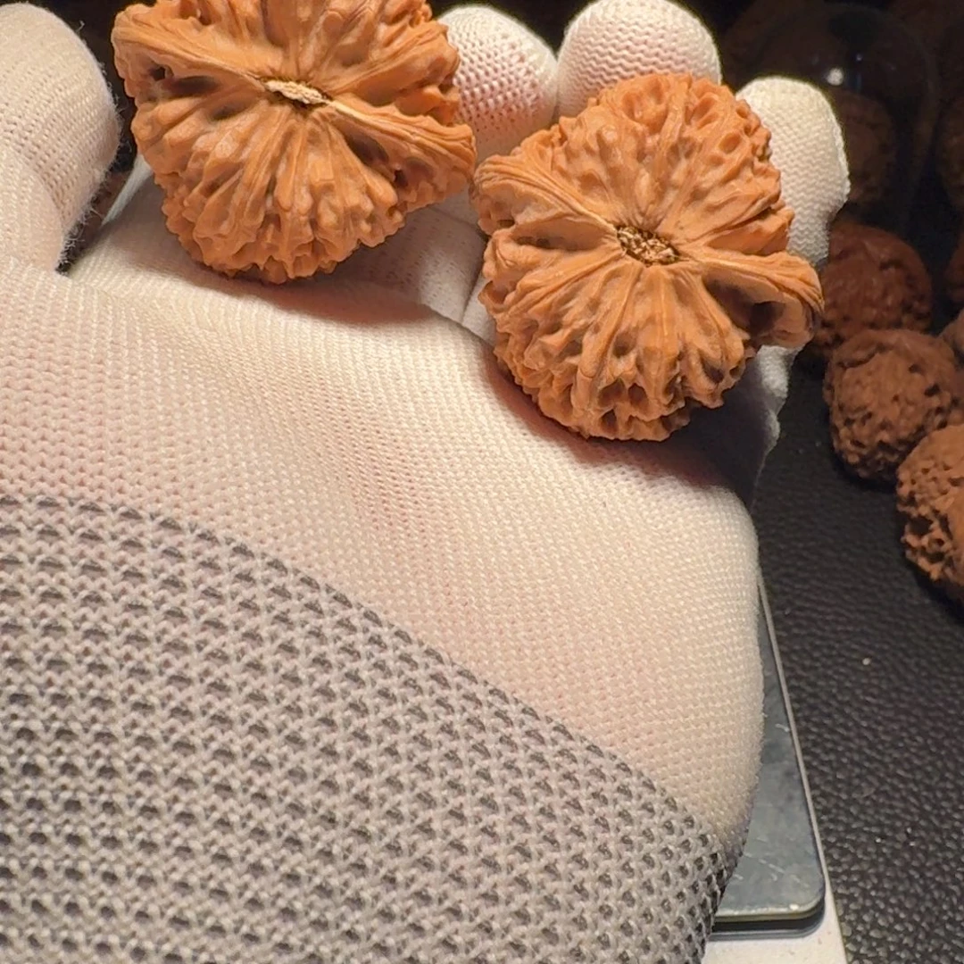 毫***办文玩核桃吊坠有黄有色差