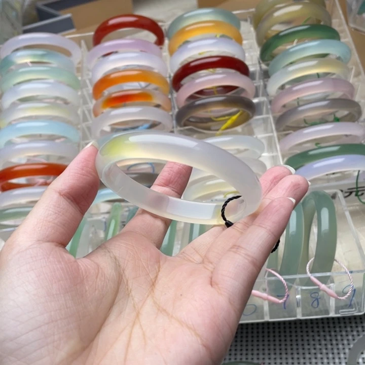 玛瑙/玉髓未镶嵌手镯57圈口