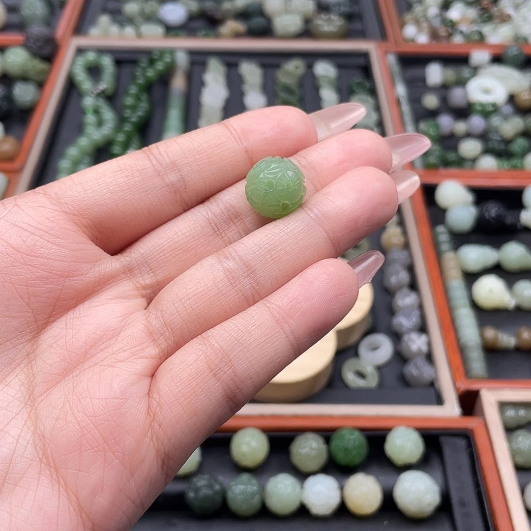 花***心和田玉（糖玉）未镶嵌珠宝半成品