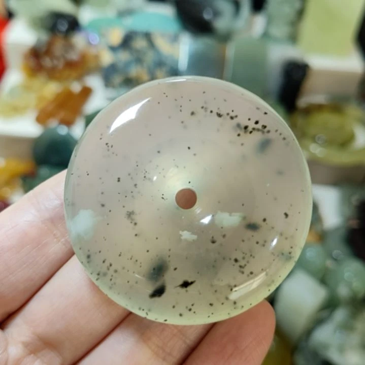 岫玉未镶嵌平安扣