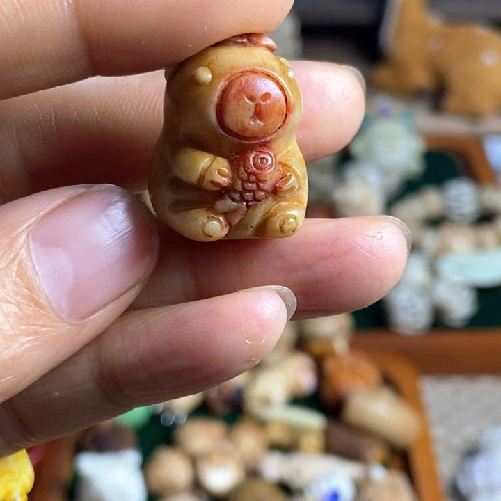 何**暖配饰鹿角雕刻一颗出