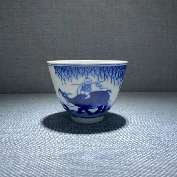 青花故事纹主人杯茶碗