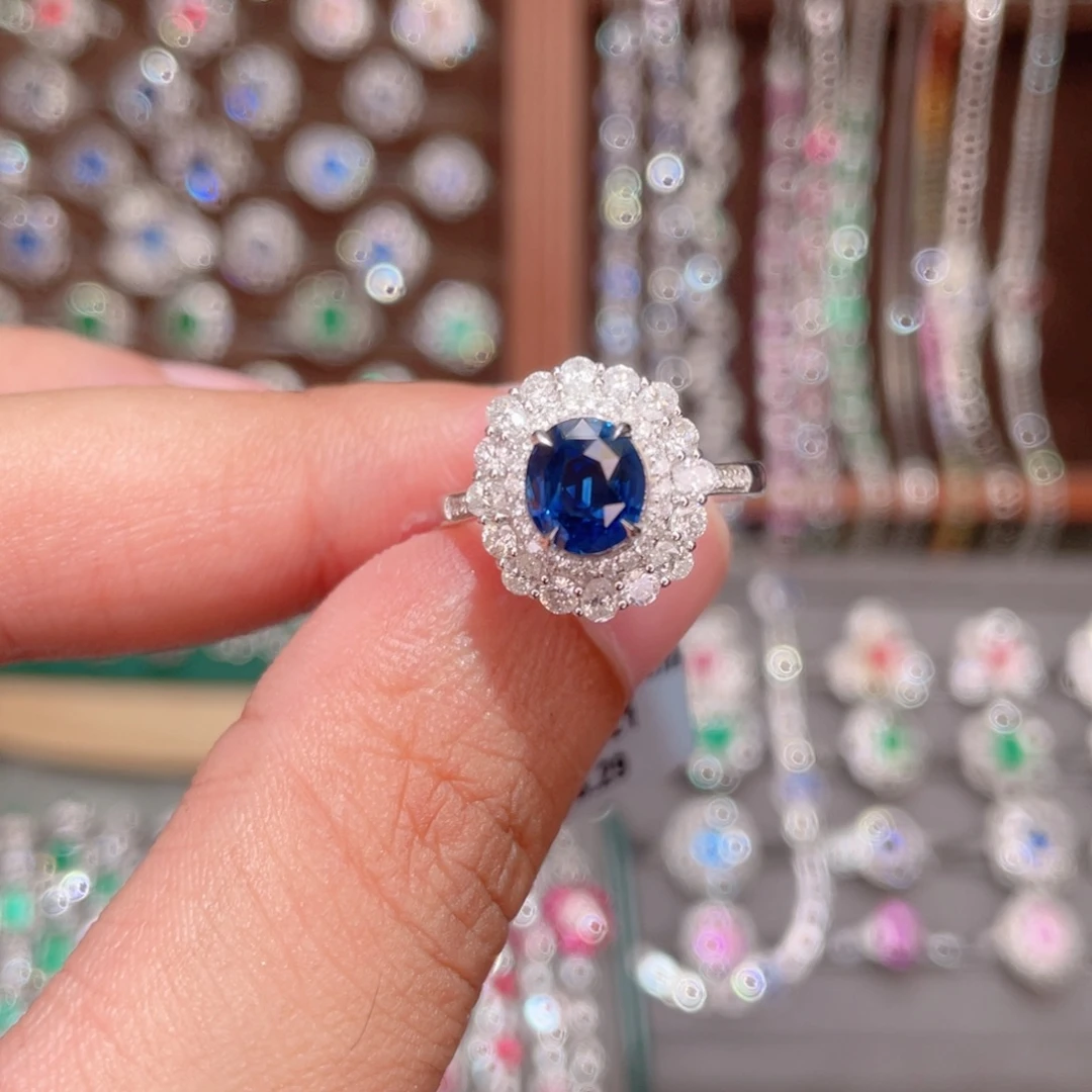 戒指蓝宝石18K金镶嵌1.55ct 无烧皇家蓝