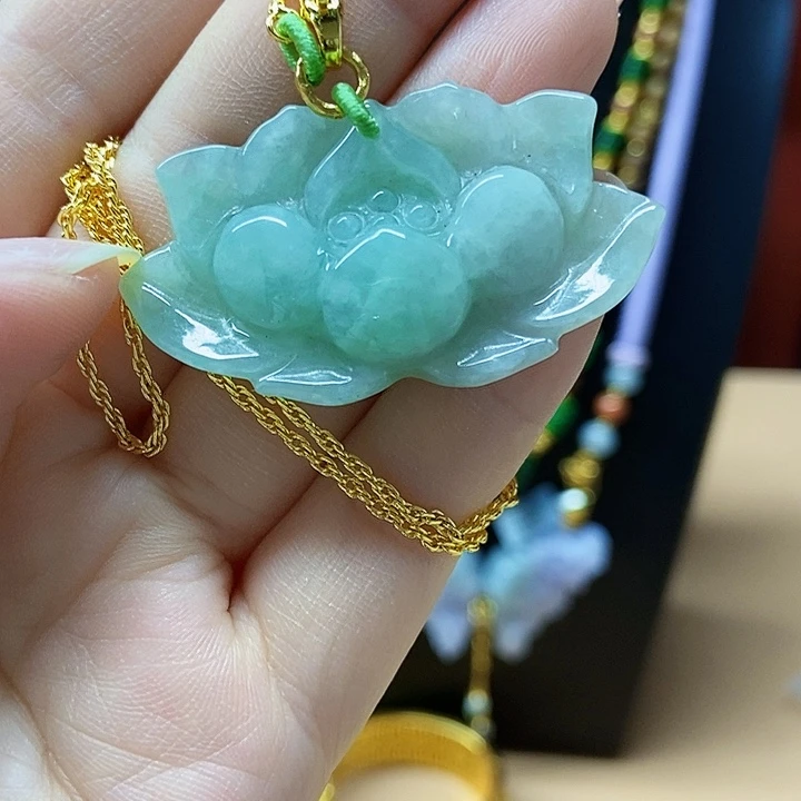 翡翠未镶嵌颈饰吊坠