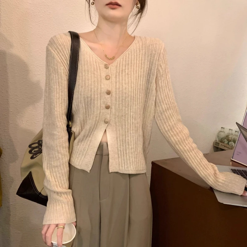 新款女薄款毛针织衫显瘦遮肚针织V领开衫外搭秋季纯色长袖城市风