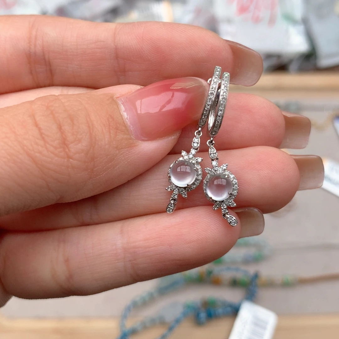 18K金镶嵌挂件翡翠