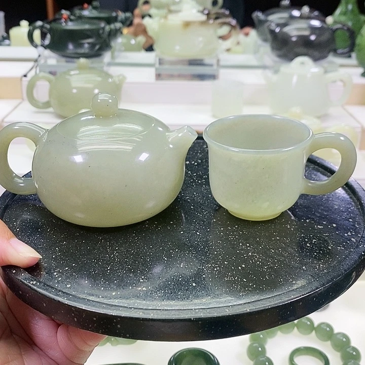 未镶嵌和田玉挂件诗**方茶壶
