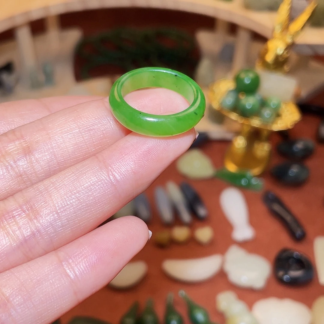 和田玉未镶嵌颈饰柠**?