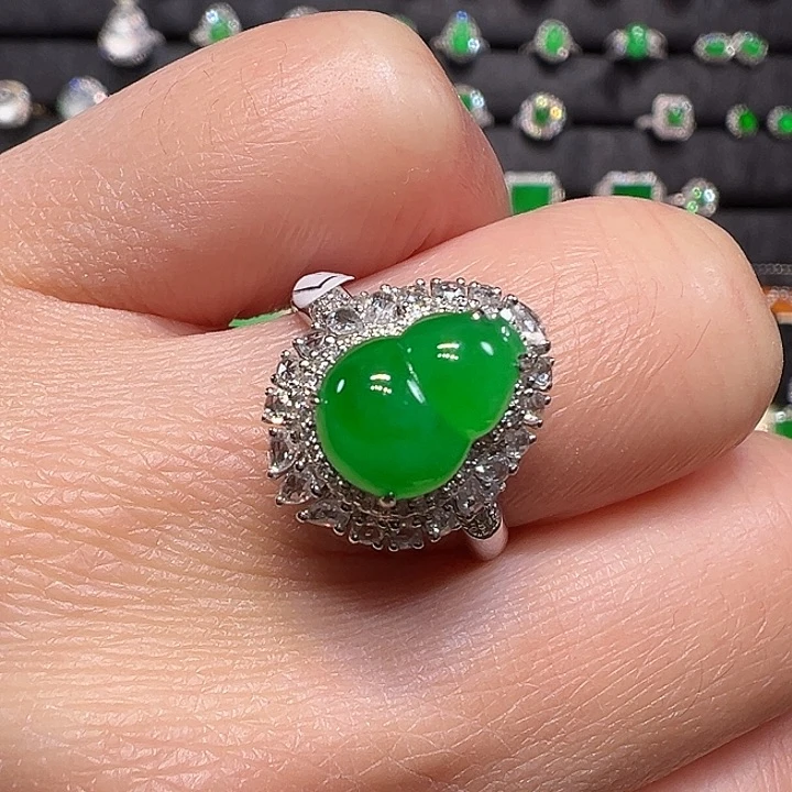 翡翠戒指18K金镶嵌戒指