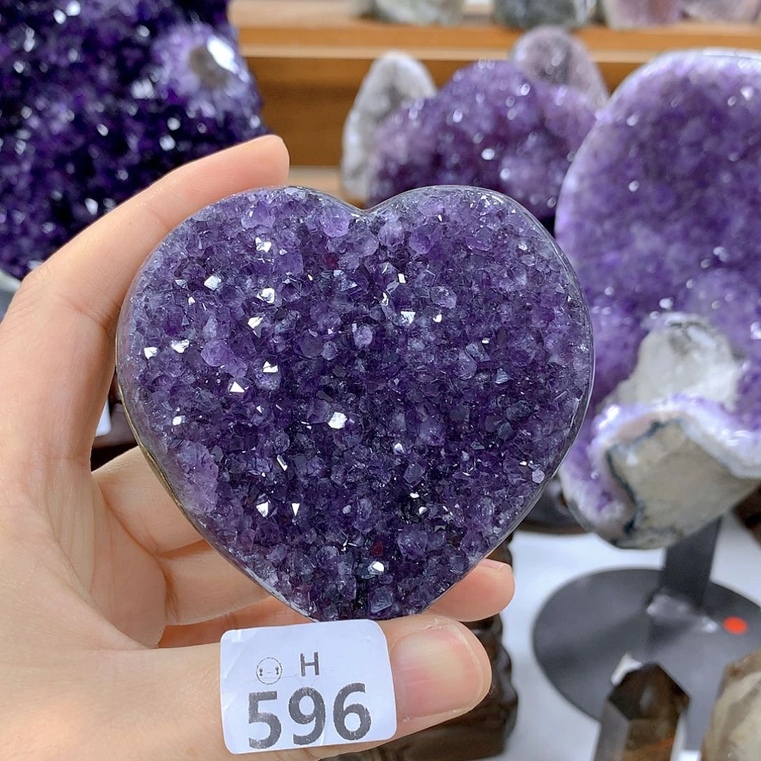 姚****紫晶未镶嵌大型摆件（非配饰）