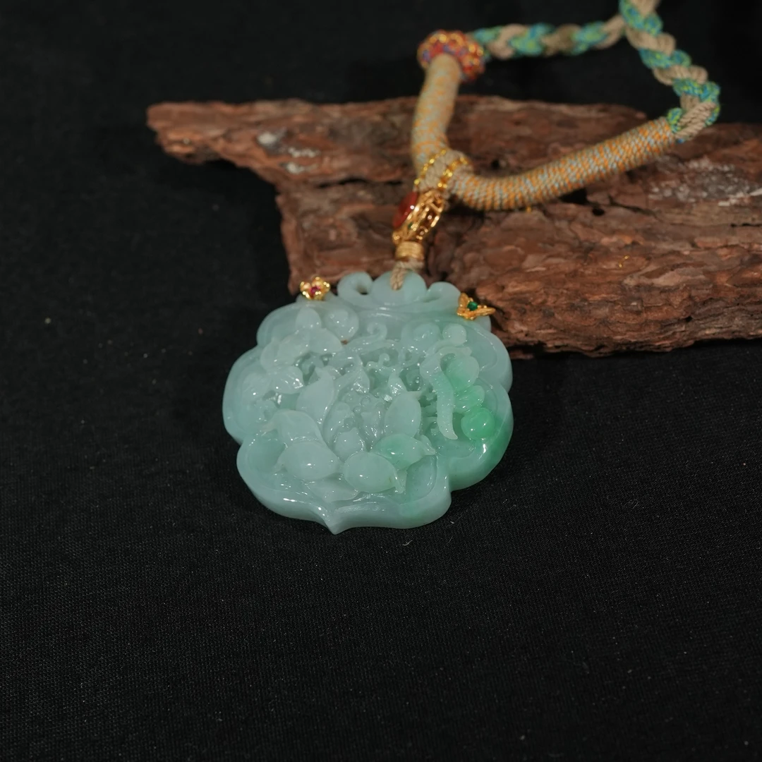 7.10香港王老板-翡翠吊坠kf810