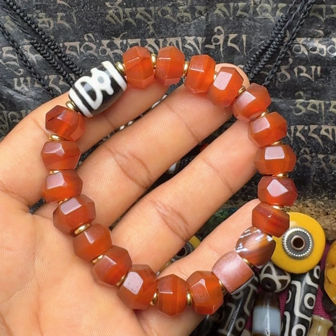 柏香籽/百香籽手串如图