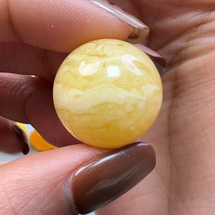 蜜蜡未镶嵌珠宝奇石