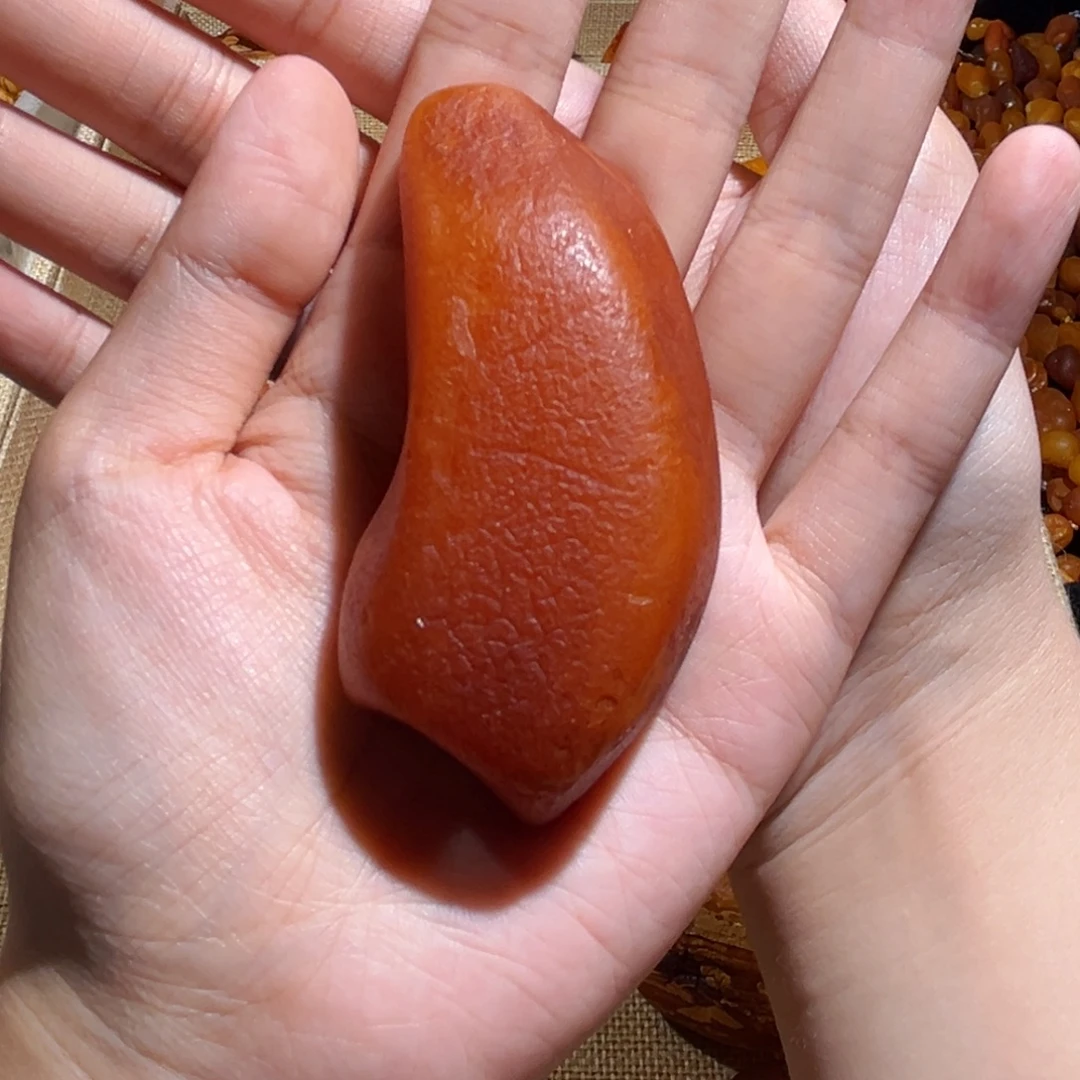 琥珀颈饰未镶嵌蜜蜡虽然是手把