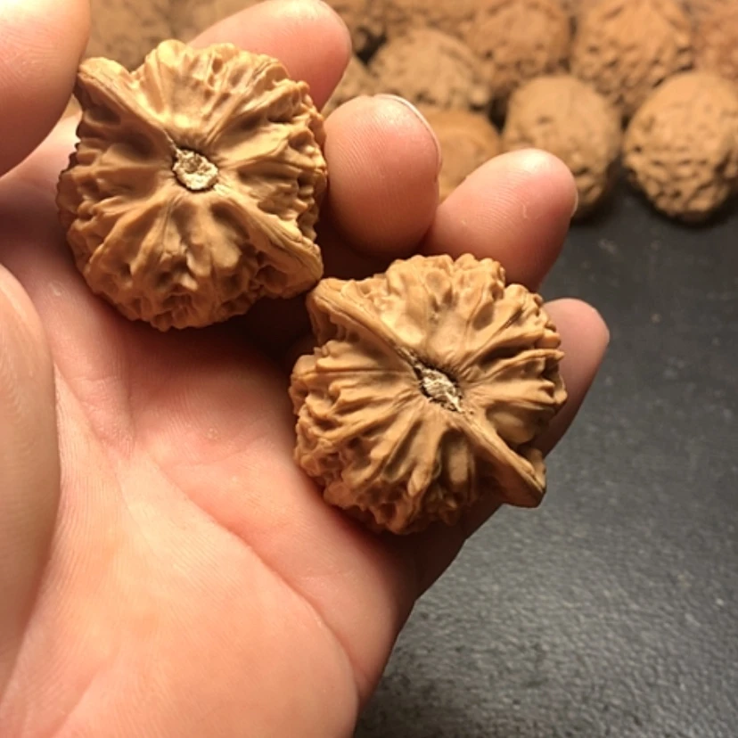 【闪购商品】文玩核桃把件总****宫灯