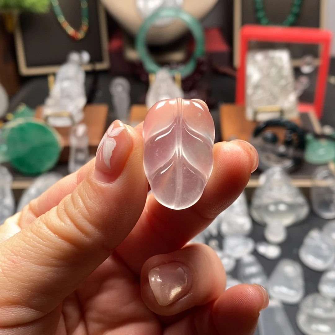 石英质玉未镶嵌颈饰